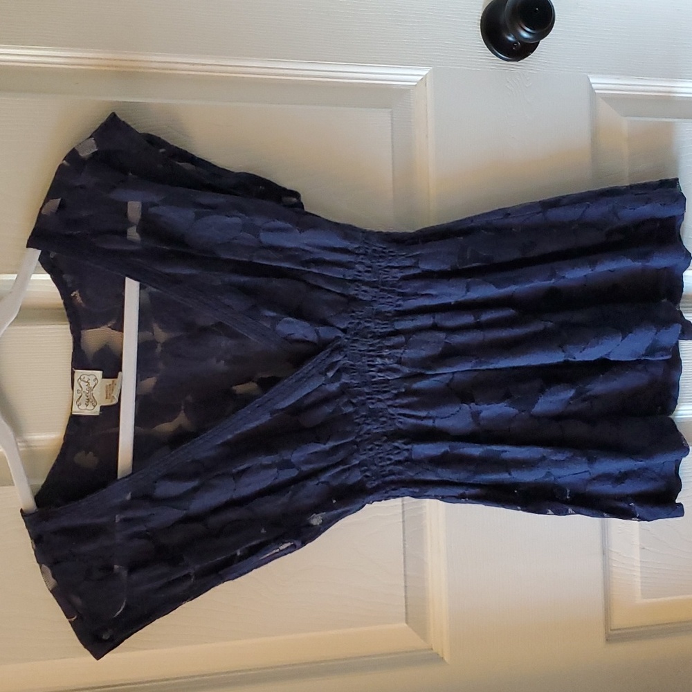 Eyelash Couture women's cap sleeve lace top.  Navy blue.  Size medium.